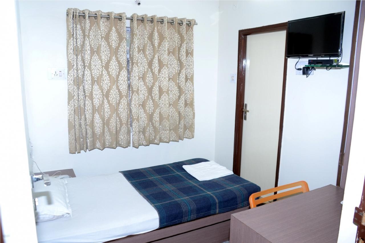 Hotel Kuber Nagpur Luaran gambar