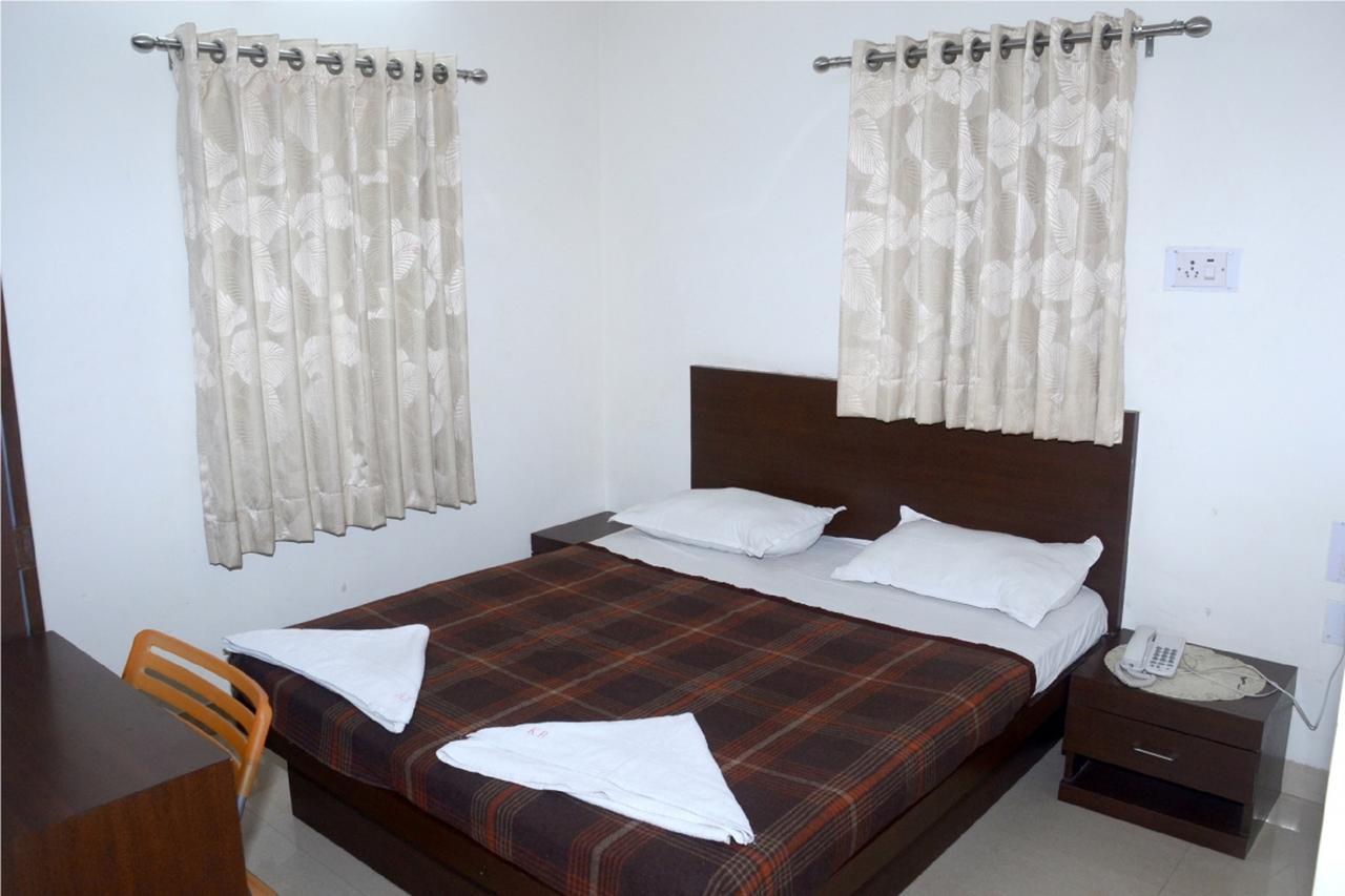Hotel Kuber Nagpur Luaran gambar